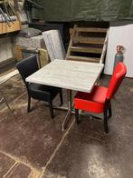 Leuke eettafeltjes en stoelen rock en roll stijl!, Huis en Inrichting, Tafels | Eettafels, Ophalen, Overige materialen, Vierkant