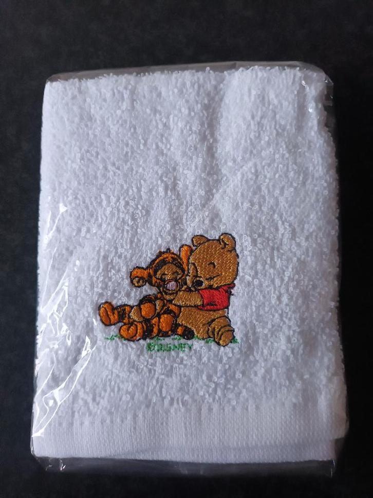 Nieuw geborduurd spuugdoekje  Tijgertje en Winnie the Pooh, Kinderen en Baby's, Kraamcadeaus en Geboorteborden, Nieuw, Kraamcadeau