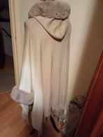 Poncho stola cape jas nieuwe 44.46 dikke bonte randen, Kleding | Dames, Gelegenheidskleding, Overige typen, Beige, Maat 46/48 (XL) of groter