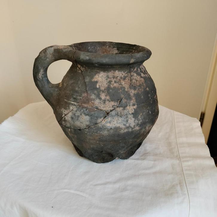 kan, zwart gesmoord aardewerk, 14e eeuw, bodemvondst, Antiek en Kunst, Antiek | Keramiek en Aardewerk, Ophalen of Verzenden