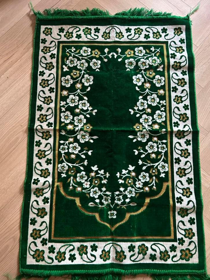 Antiek Gebedskleed Groen met Bloemmotieven, Antiek en Kunst, Antiek | Kleden en Textiel, Ophalen of Verzenden