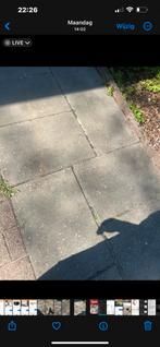 Gratis ophalen 25 / 2m  betontegels en klinkers  25/2m, Overige materialen, Gebruikt, Ophalen of Verzenden, 10 m² of meer