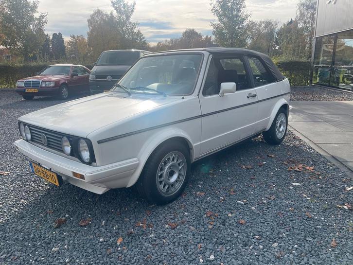 Volkswagen Golf 1 Cabrio 1.8i motor, Auto's, Oldtimers, Bedrijf, Volkswagen, Benzine, Cabriolet, Handgeschakeld, Wit, Blauw, Stof