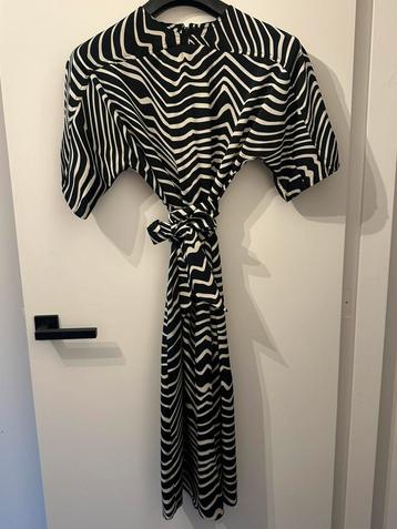 Mango - zwart crème print jurk | maat L beschikbaar voor biedingen
