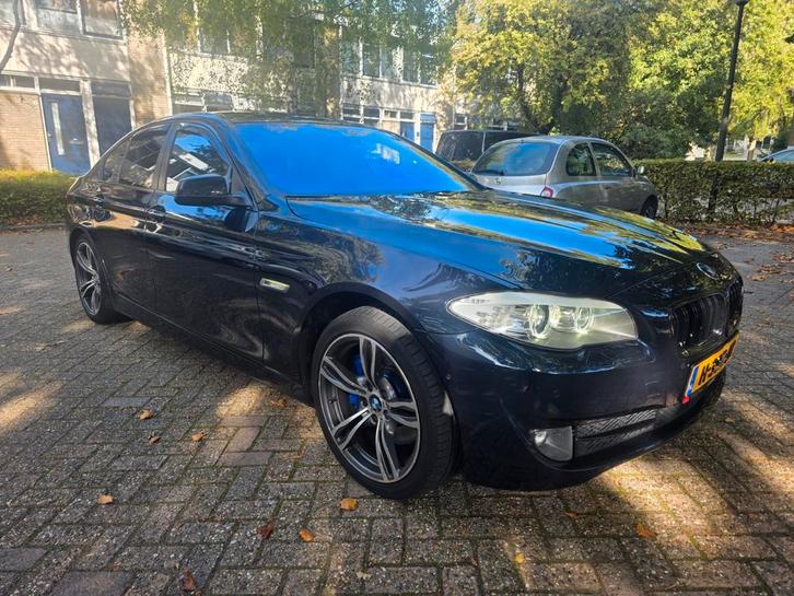 BMW 5-Serie 528i aut MOTOR DEFECT KRUKAS HOORBAAR, Auto's, BMW, Particulier, 5-Serie, 360° camera, ABS, Achteruitrijcamera, Adaptieve lichten