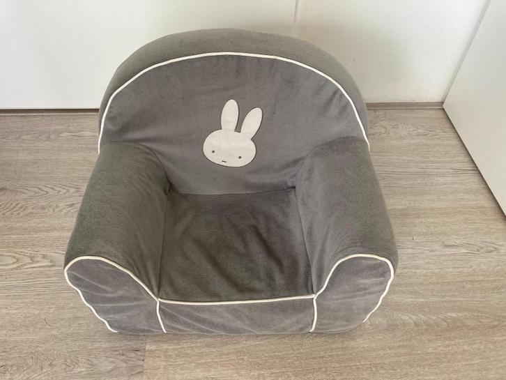 Nijntje grijs schuim kinderstoel gratis (1-3 jaar), Kinderen en Baby's, Kinderstoelen, Gebruikt, Overige typen, Gordel(s), Ophalen of Verzenden