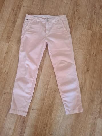 Prachtige roze broek G Star.Maat 28. beschikbaar voor biedingen