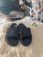 Louis Vuitton Slippers - 41, Ophalen of Verzenden, Zo goed als nieuw, Zwart, Slippers