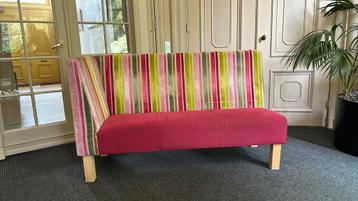 Fluwelen sofa beschikbaar voor biedingen