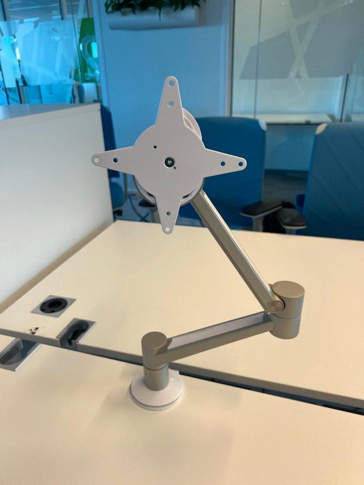 Dataflex universele monitorstandaard, 20 stuks, Computers en Software, Laptopstandaarden, Gebruikt, Ophalen of Verzenden