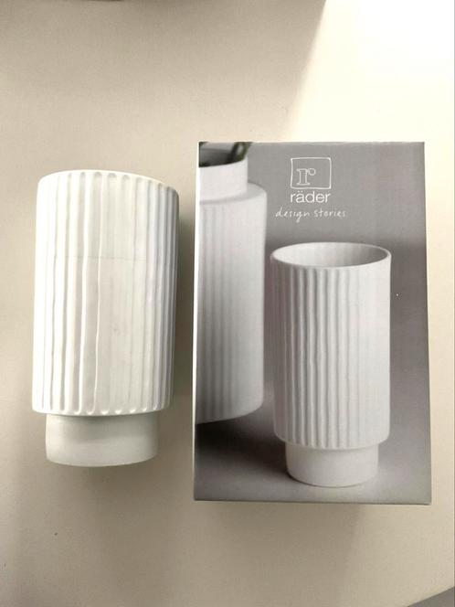 Rader porseleinen vaas ribbel, nieuw, Huis en Inrichting, Woonaccessoires | Vazen, Nieuw, Wit, Minder dan 50 cm, Aardewerk of Porselein