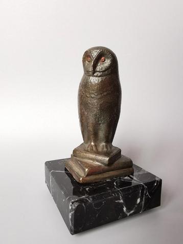Amsterdamse school Art Deco sculptuur uil op boeken  beschikbaar voor biedingen
