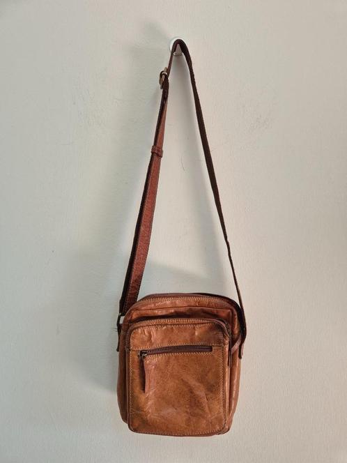 Tas42 - Mooie bruine leren tas (1), Sieraden, Tassen en Uiterlijk, Tassen | Schoudertassen, Zo goed als nieuw, Bruin, Verzenden