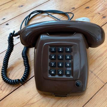 VINTAGE 70’s BRUINE PTT TDK TELEFOON. beschikbaar voor biedingen