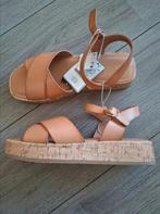 Nieuwe sandalen met gekruiste banden maat 38 Zara, Zara, Nieuw, Sandalen of Muiltjes, Ophalen of Verzenden