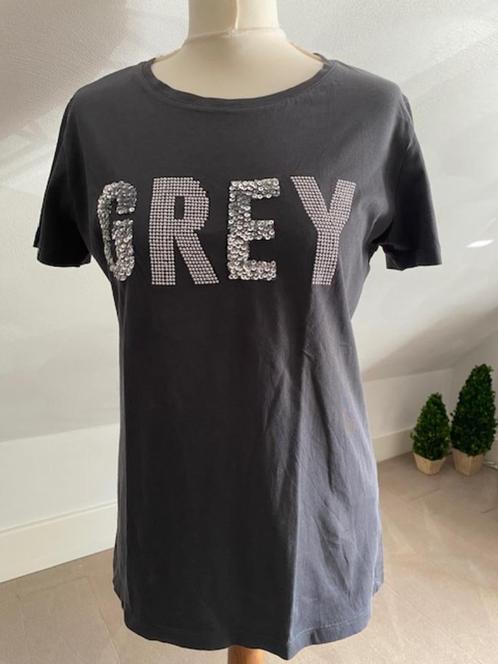 Liu Jo t.shirt nieuw grijs met zilver applicaties, Kleding | Dames, T-shirts, Nieuw, Maat 38/40 (M), Grijs, Korte mouw, Ophalen of Verzenden