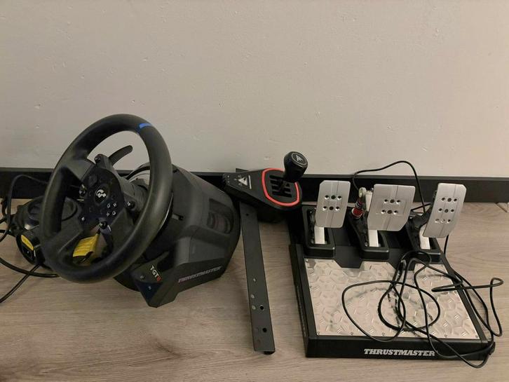 Thrustmaster T-GT II Servo Base en T-LMC 3 pedalen, Spelcomputers en Games, Spelcomputers | Sony PlayStation Consoles | Accessoires