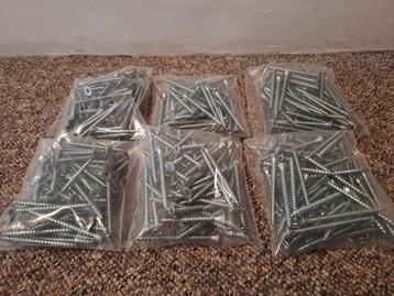 Te koop 300 Schroeven Spaanplaatschroeven 5x60 beschikbaar voor biedingen