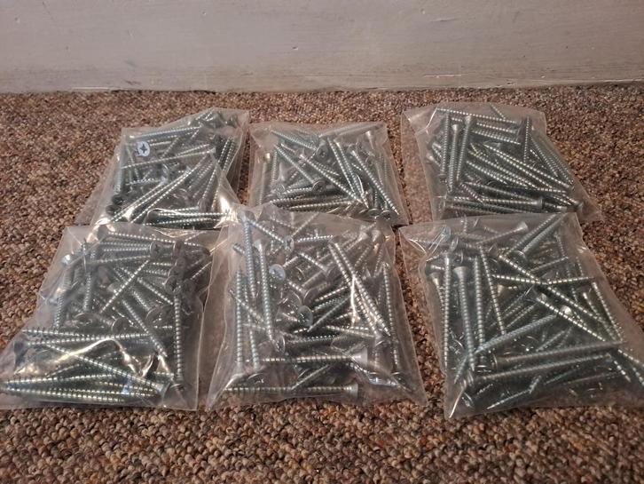 Te koop 300 Schroeven Spaanplaatschroeven 5x60, Doe-het-zelf en Verbouw, IJzerwaren en Bevestigingsmiddelen, Nieuw, Schroeven