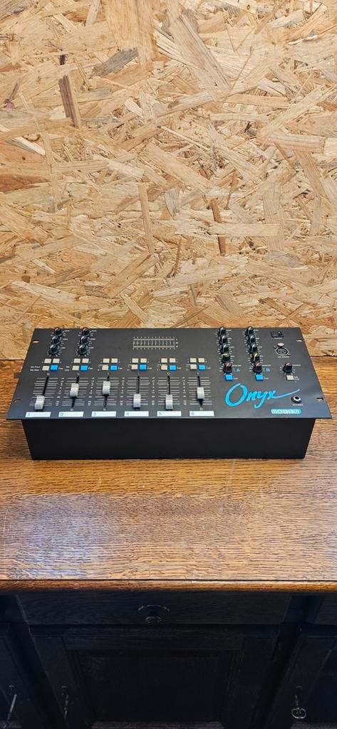 Dateq Onyx 6-kanaals clubmixer 2 zones, talkover, rackmount, Muziek en Instrumenten, Dj-sets en Draaitafels, Zo goed als nieuw
