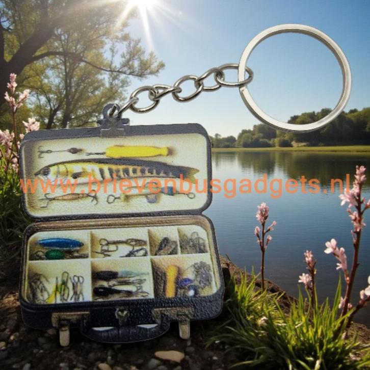 Sleutelhanger Viskoffer met Aas, Watersport en Boten, Hengelsport | Algemeen, Nieuw, Overige typen, Verzenden