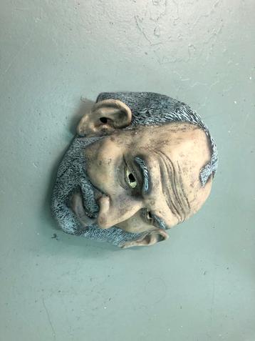 Mannenhoofd Masker beschikbaar voor biedingen