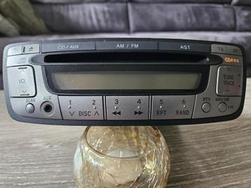Autoradio met CD speler.  beschikbaar voor biedingen