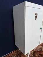 Retro vintage kledingkast, kastje witte kast schuine pootjes, Ophalen, Gebruikt, Kast, Vintage