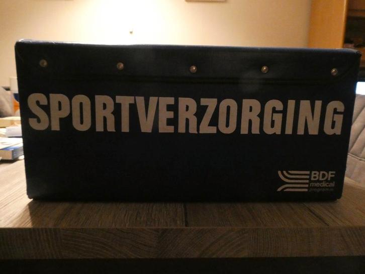 EHBO Verzorgingskoffer, Sieraden, Tassen en Uiterlijk, Tassen | Sporttassen, Gebruikt, Ophalen