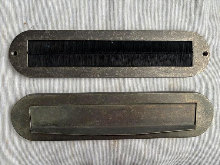 Brievenbus met tochtborstel messing zilver antiek, Tuin en Terras, Brievenbussen, Zo goed als nieuw, Ophalen of Verzenden
