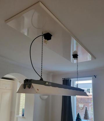 Vintage industrie lamp Philips beschikbaar voor biedingen