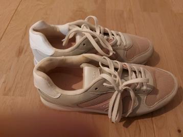 Esprit sneaker roze / grijs beschikbaar voor biedingen