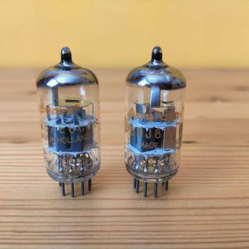 2 Amperex buisjes ECC88/6DJ8 beschikbaar voor biedingen