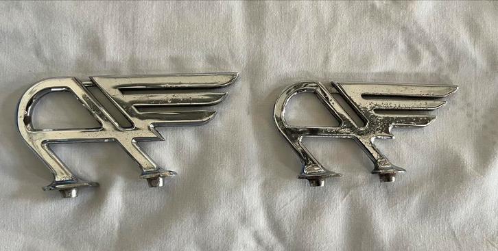 Vintage Auto Emblemen - Set van 2 van een Austin, Auto-onderdelen, Carrosserie en Plaatwerk, Oldtimer onderdelen, Voor, Gebruikt