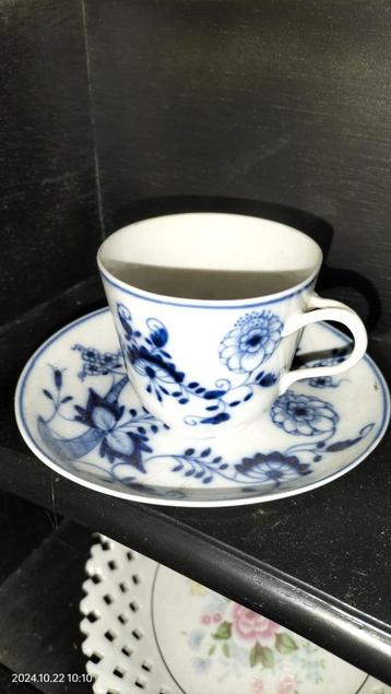 Antieke kop en schotel Franziska Hirsch 1896 beschikbaar voor biedingen