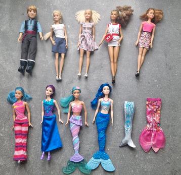 Barbie poppen + assecoires.  beschikbaar voor biedingen