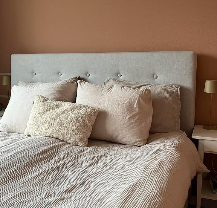 Hoofdbord 180cm breed van IKEA, Huis en Inrichting, Slaapkamer | Bedden, Zo goed als nieuw, Tweepersoons, 180 cm, 190 cm of minder
