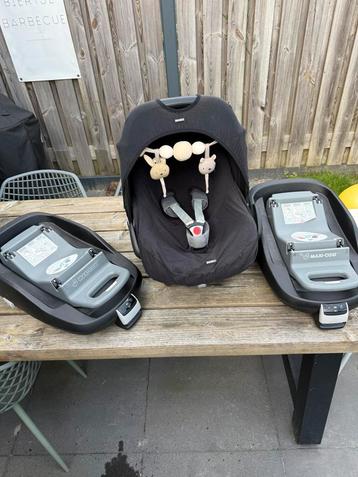 Maxi cosi pebble + 2 adapters beschikbaar voor biedingen