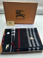 Burberry Sjaal & Muts Set - Zwart Klassiek Patroon, Kleding | Dames, Mutsen, Sjaals en Handschoenen, Ophalen of Verzenden, Zo goed als nieuw