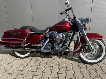 Zeer nette Harley Roadking. Inruil mogelijk beschikbaar voor biedingen
