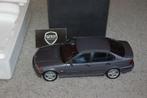 1:18 BMW 3 SERIE E46 SEDAN grijs UT models dealer WRH, Hobby en Vrije tijd, Modelauto's | 1:18, Verzenden, Zo goed als nieuw, Auto