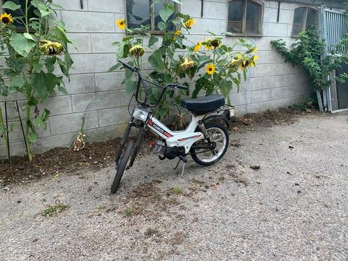Tomos en heel veel onderdelen moet nu weg, Fietsen en Brommers, Brommers | Tomos, Gebruikt, Overige modellen, Maximaal 25 km/u
