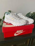 Nike P-6000 - Maat 39, Kleding | Dames, Ophalen of Verzenden, Zo goed als nieuw, Wit, Sneakers of Gympen