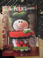 Bizzy Bee Potjes Haken - Haakpatronen, Ophalen of Verzenden, Zo goed als nieuw, Haken, Patroon of Boek