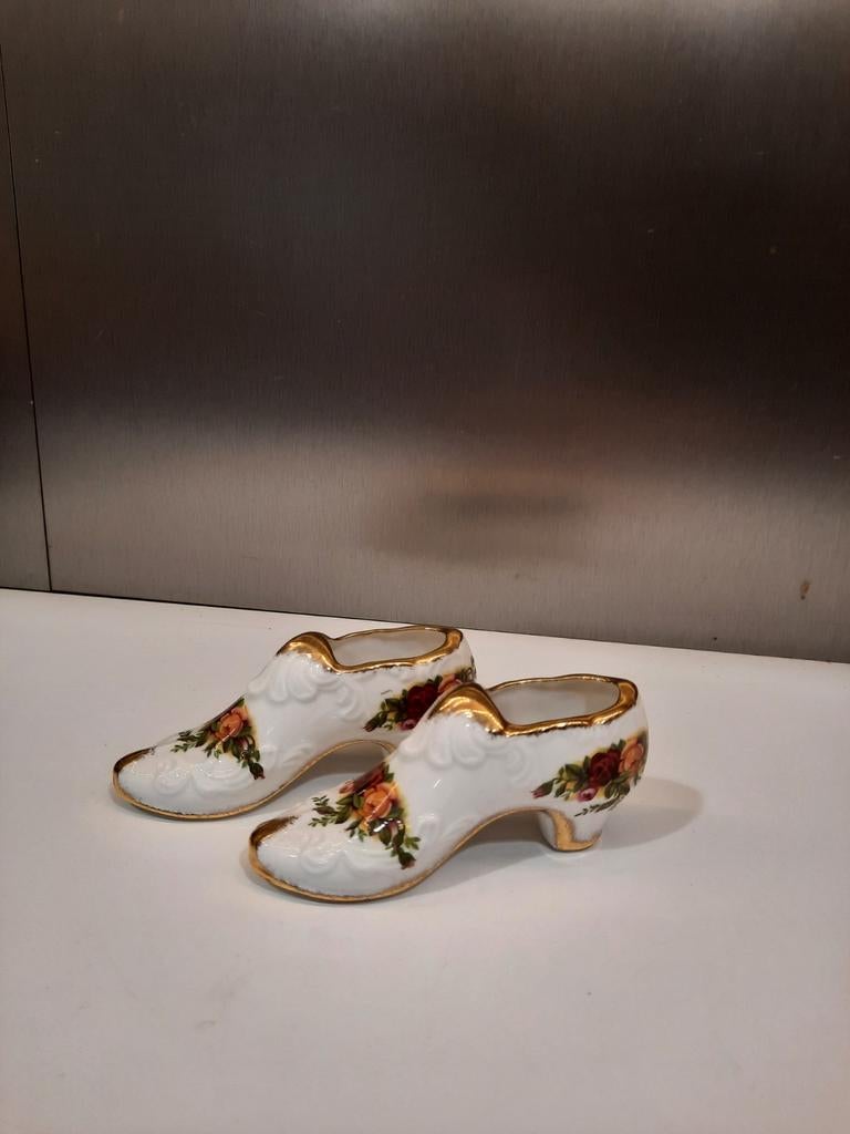 Royal Albert porselein schoentjes, Ophalen of Verzenden, Zo goed als nieuw, Porselein, Beeldje(s)