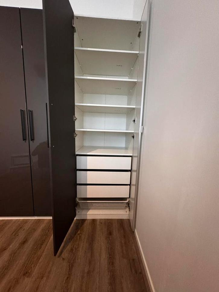 Ruime PAX kast antraciet hoogglans - 1 jaar jong!, Huis en Inrichting, Kasten | Kledingkasten, Zo goed als nieuw, 200 cm of meer