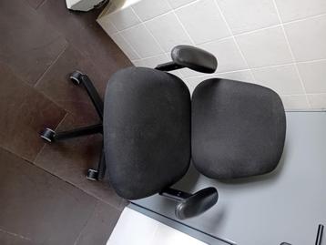 BUREAU STOEL beschikbaar voor biedingen