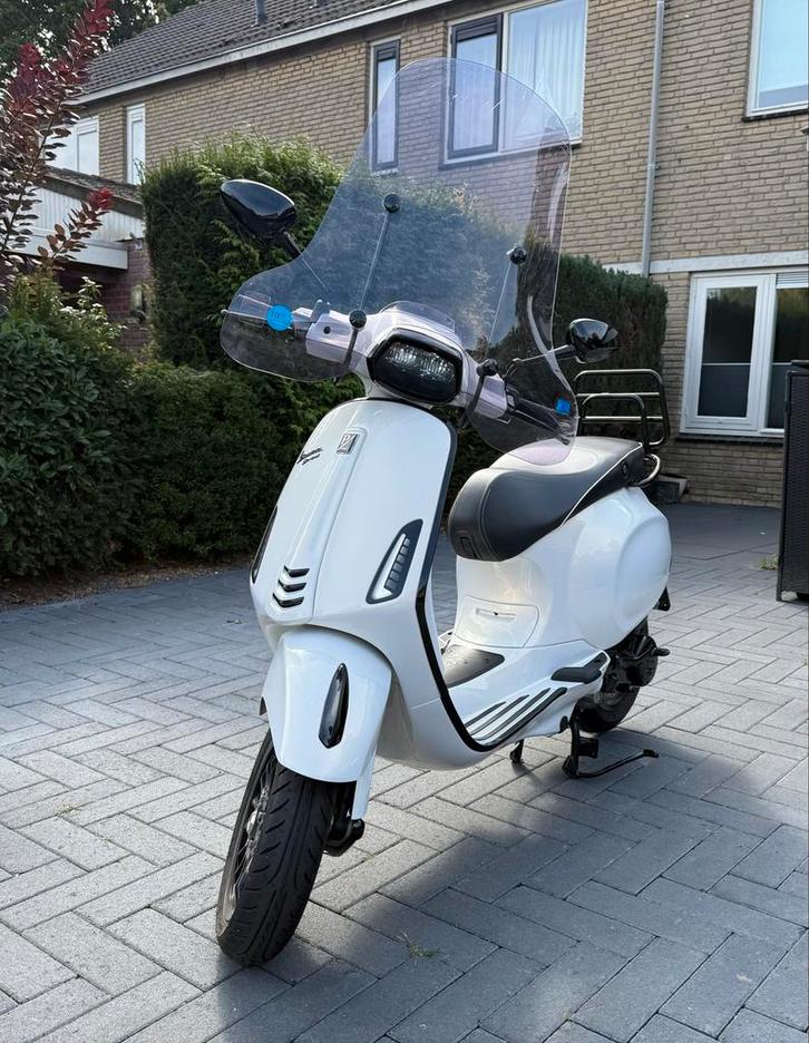 Vespa Primavera, Parelmoer Wit (White Gold), Fietsen en Brommers, Brommers | Vespa, Zo goed als nieuw, Overige modellen, Ophalen