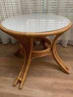 Rotan tafel met melk glazen blad, Huis en Inrichting, Tafels | Sidetables, Ophalen, 100 tot 150 cm, Zo goed als nieuw, 25 tot 50 cm
