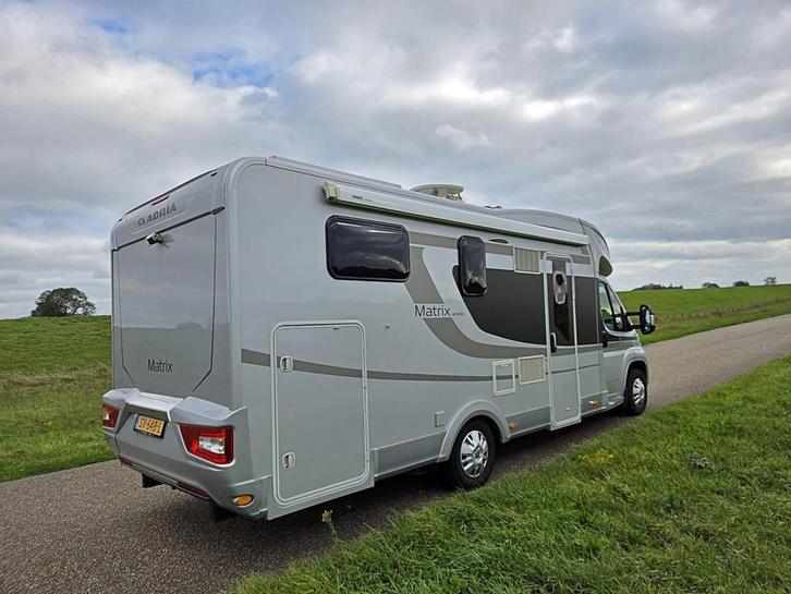 Adria Matrix 670 SC 50 Years Edition (1016966), Caravans en Kamperen, Campers, Particulier, tot en met 4, Half-integraal, Adria
